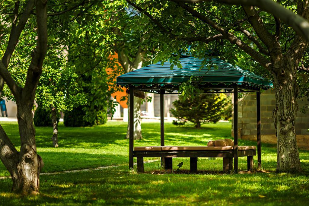 Dolinnka Hotel Tscholponata Exterior foto