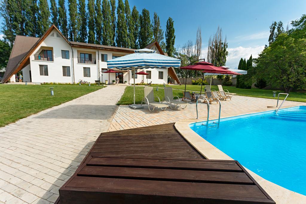 Dolinnka Hotel Tscholponata Exterior foto